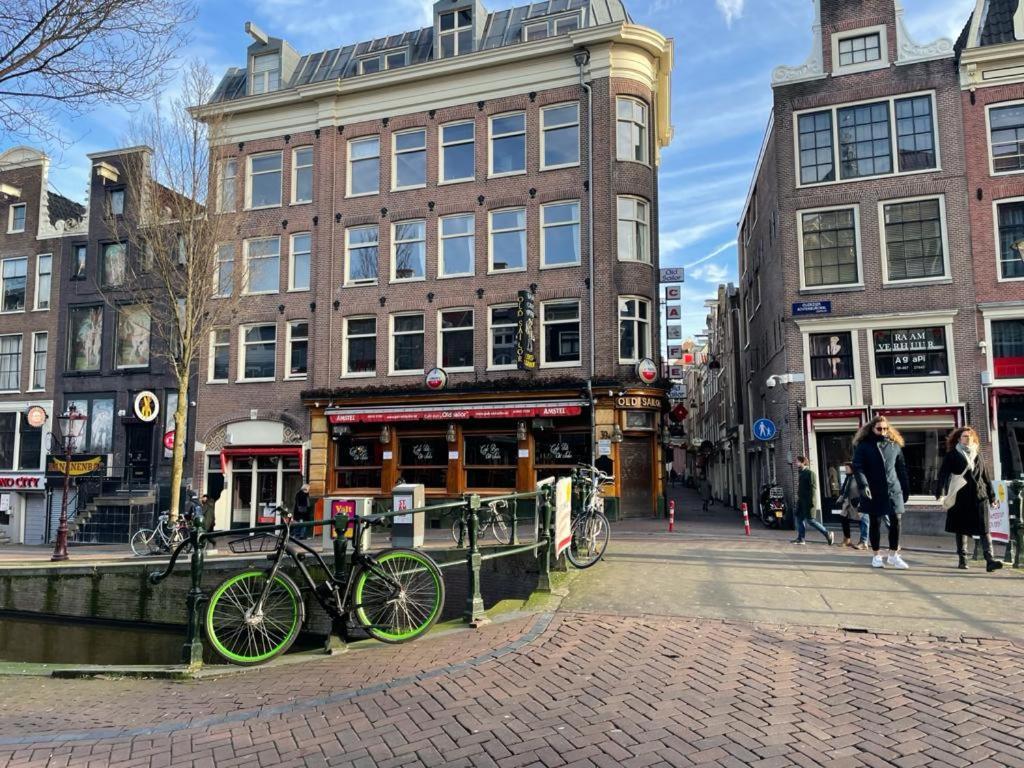 Hotel & Bar Royal Taste Amsterdam Bagian luar foto